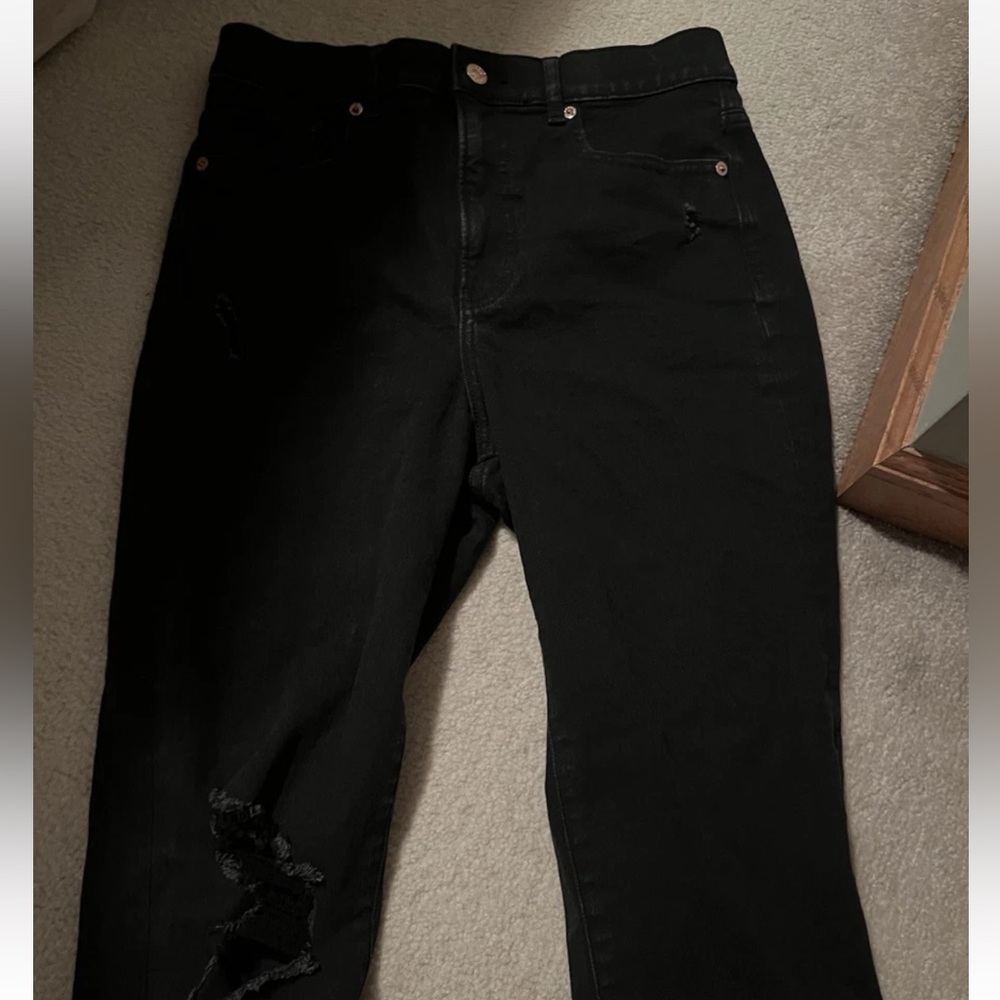 Express Women’s Black Ripped Jeans- Size 8